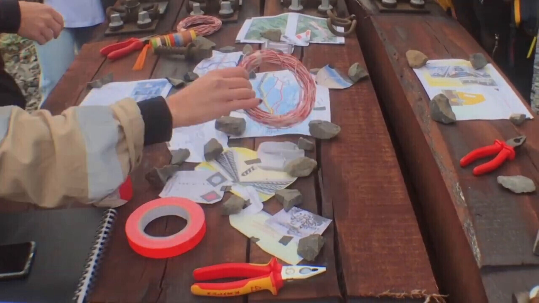 During the session / video-still / camera: Hanna Kim, cut: eeefff